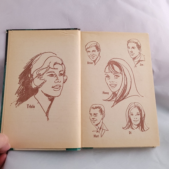 Trixie Belden and the Happy Valley Mystery  VINTAGE 1962 - Picture 4 of 7